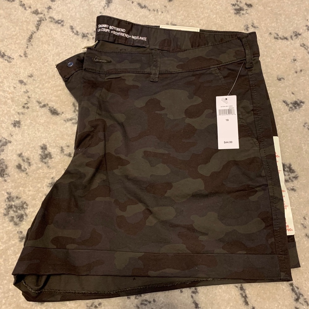 GAP Camo Skinny Boyfriend Short
